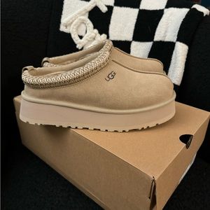 UGG Tazz Platform